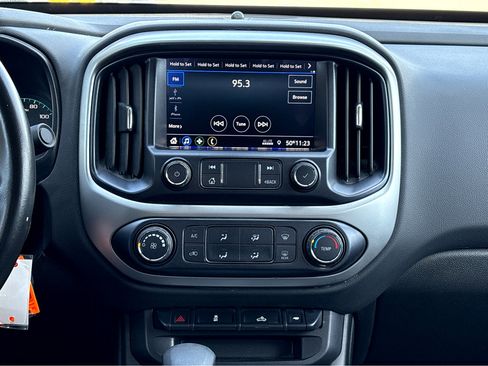 Used 2022 Chevrolet Colorado LT w/ LT Convenience Package image 5