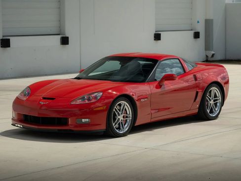 Used 2009 Chevrolet Corvette Z06 w/ Preferred Equipment Group RWD image 2