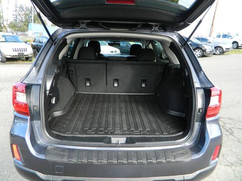 Used 2017 Subaru Outback 2.5i Premium w/ Popular Package #2 image 10