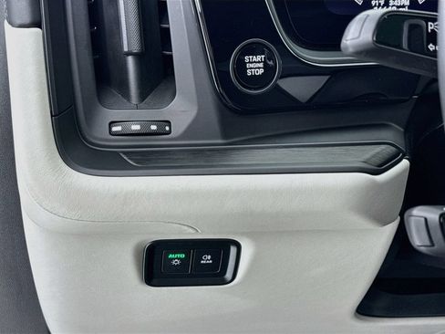 Certified 2025 Porsche Cayenne GTS AWD/4WD image 14