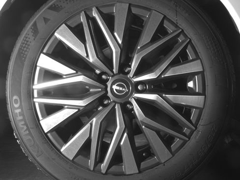 Used 2025 Nissan Altima 2.5 SV FWD image 15