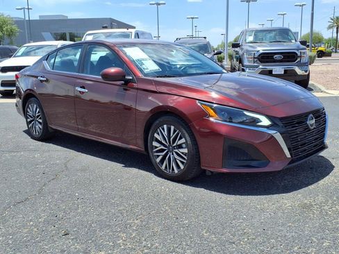 Used 2023 Nissan Altima 2.5 SV image 1