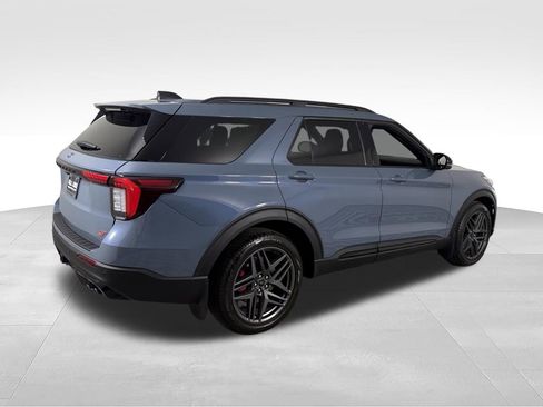 Used 2025 Ford Explorer ST AWD/4WD image 6