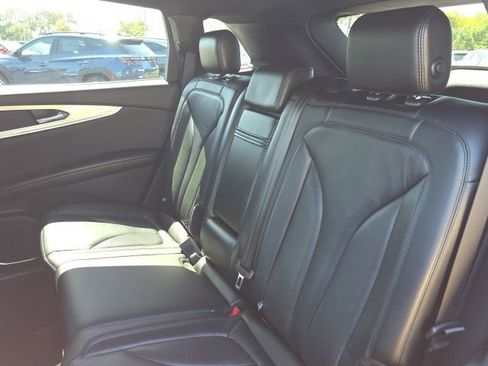 Used 2019 Lincoln Nautilus Select image 7