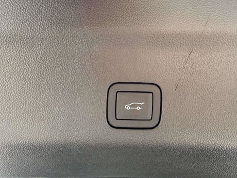 Used 2026 Chevrolet Tahoe Premier w/ Sun And Tow Package AWD/4WD image 7