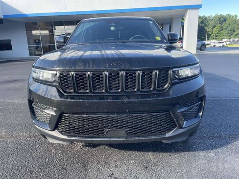 Certified 2023 Jeep Grand Cherokee Altitude AWD/4WD image 16