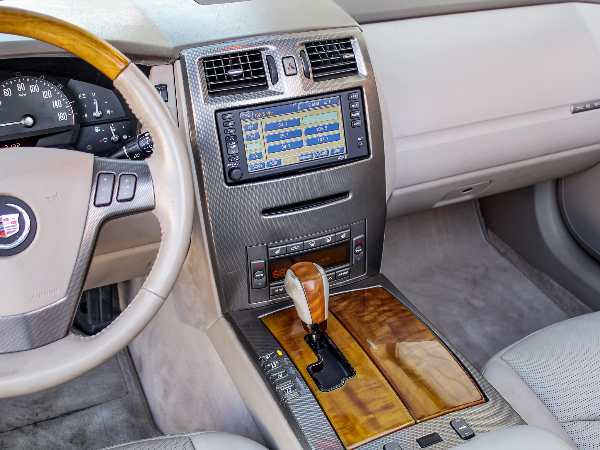 Used 2004 Cadillac XLR RWD image 26