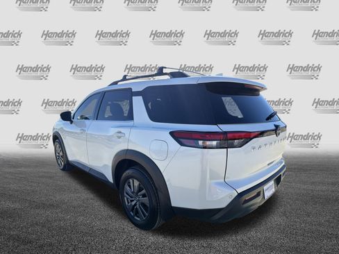 Used 2022 Nissan Pathfinder SV image 8