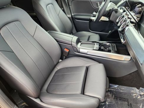 Used 2026 Mercedes-Benz GLB 250 4MATIC image 13