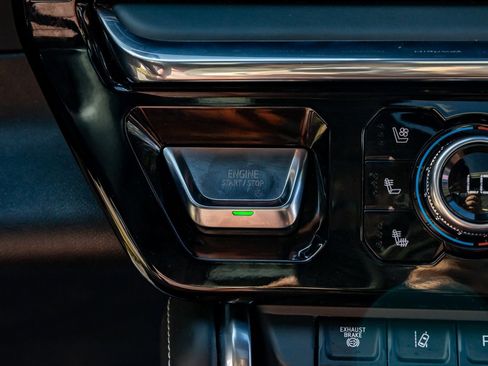 Used 2025 GMC Sierra 2500 Denali Ultimate image 23