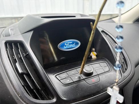 Used 2018 Ford Escape SE w/ SE Sync 3 Package AWD/4WD image 22