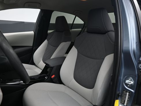 Used 2020 Toyota Corolla LE image 17