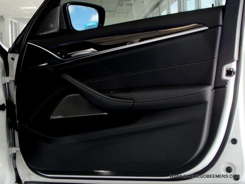 Used 2022 BMW 540i w/ M Sport Package image 21