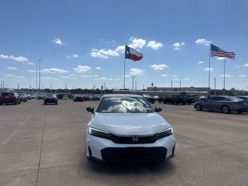 Used 2026 Honda Civic Sport image 4