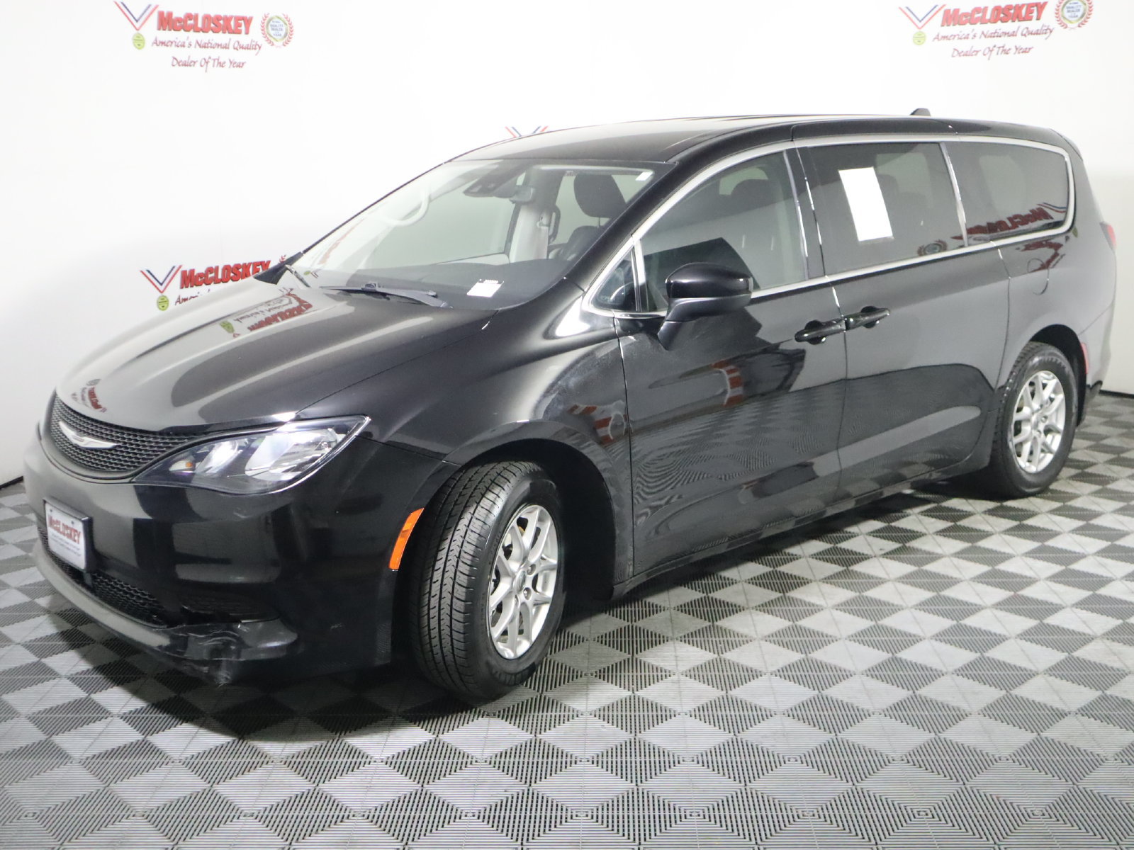 Used 2024 Chrysler Voyager LX FWD image 13