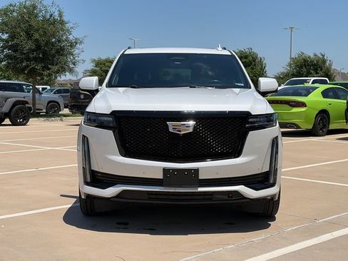 Used 2021 Cadillac Escalade ESV Sport Platinum AWD/4WD image 2