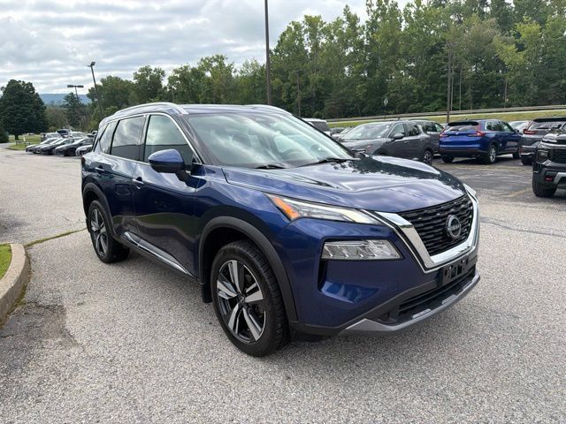Used 2023 Nissan Rogue SL AWD/4WD image 3