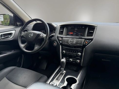 Used 2019 Nissan Pathfinder SV AWD/4WD image 24