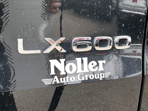 Used 2024 Lexus LX 600 4WD w/ Luxury Package image 8