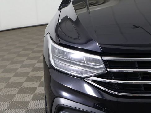 Used 2022 Volkswagen Tiguan SE FWD image 13