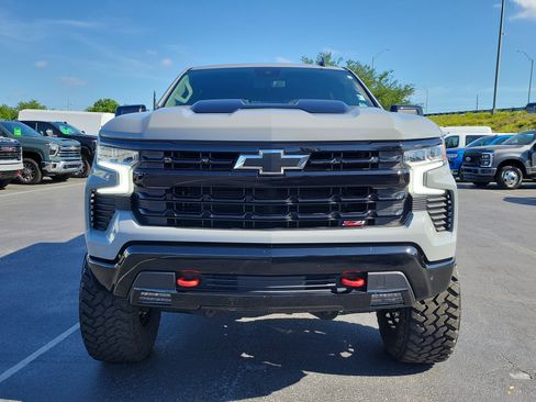 Used 2024 Chevrolet Silverado 1500 LT Trail Boss w/ Convenience Package II image 2