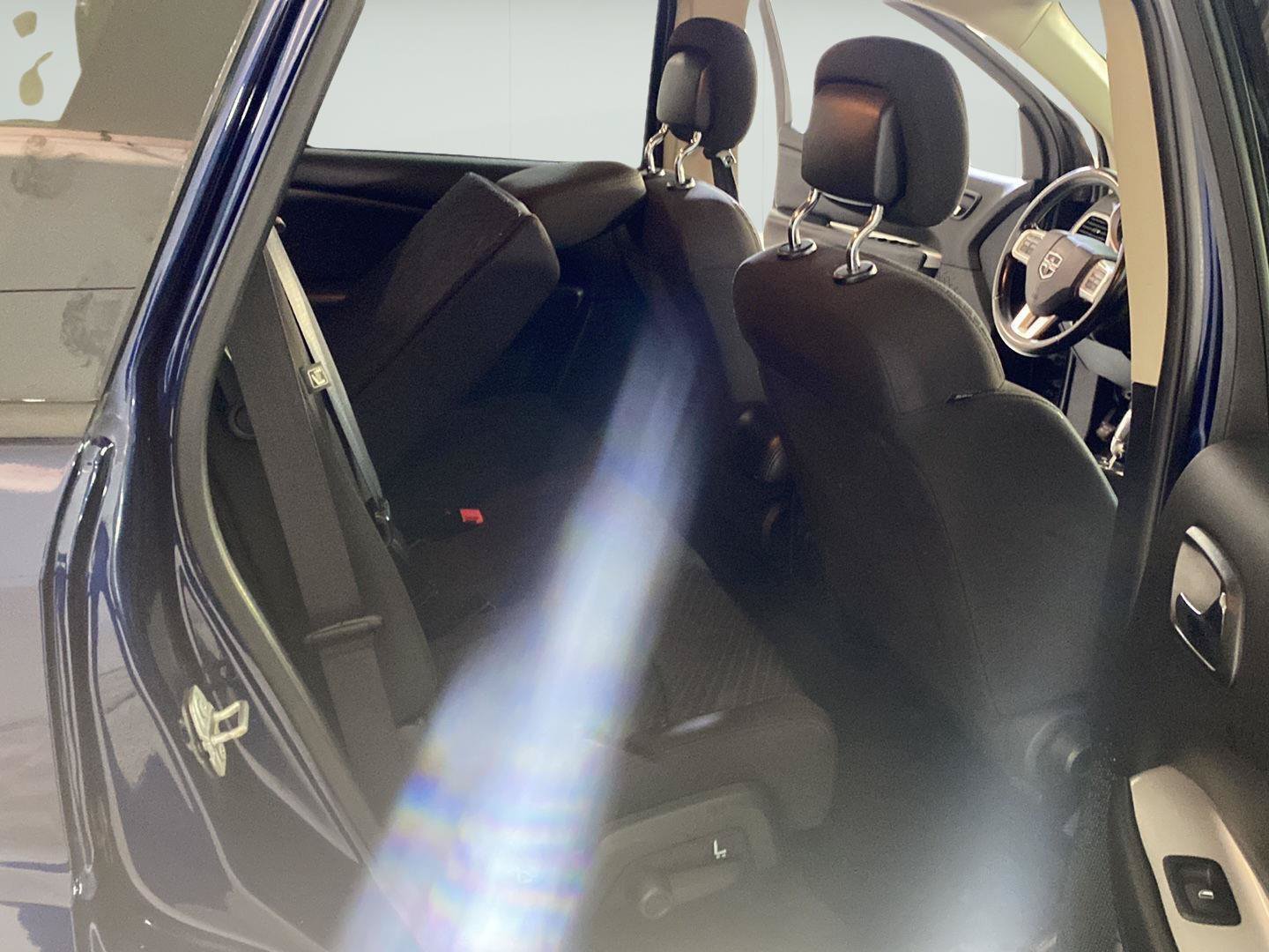 Used 2018 Dodge Journey SE w/ Connectivity Group FWD image 21
