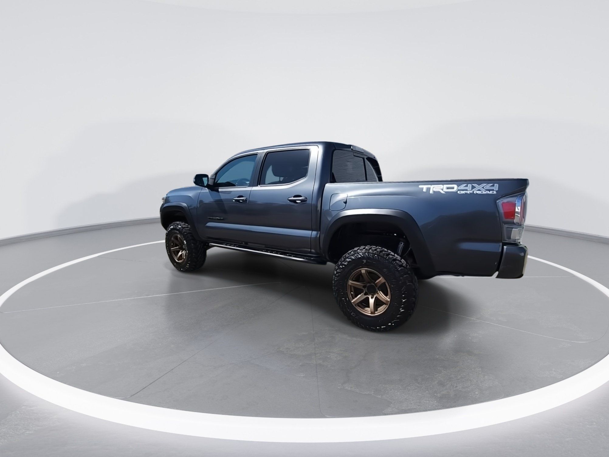 Used 2020 Toyota Tacoma TRD Off-Road w/ Technology Package AWD/4WD image 6