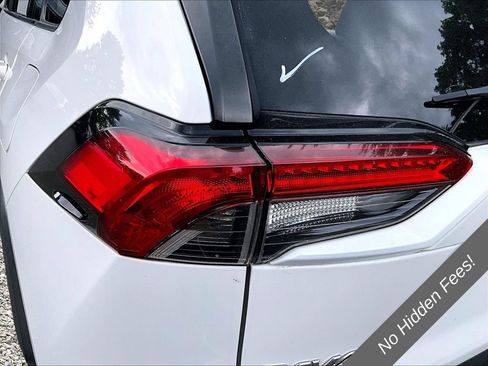 Used 2019 Toyota RAV4 LE w/ All Weather Liner Package AWD/4WD image 27
