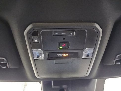 Used 2025 Toyota Tundra SR5 AWD/4WD image 28