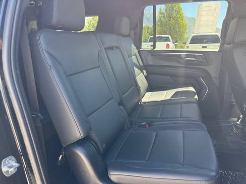 Used 2025 Chevrolet Suburban Z71 AWD/4WD image 22