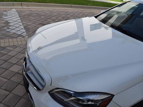 Used 2014 Mercedes-Benz E 350 4MATIC Sedan image 13
