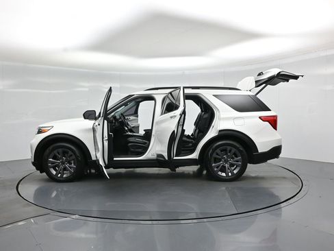 Used 2023 Ford Explorer XLT w/ Equipment Group 202A RWD image 34