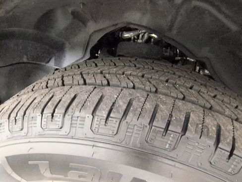 Certified 2025 RAM 1500 Big Horn AWD/4WD image 12