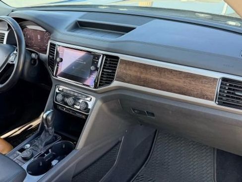 Used 2019 Volkswagen Atlas SEL Premium image 18