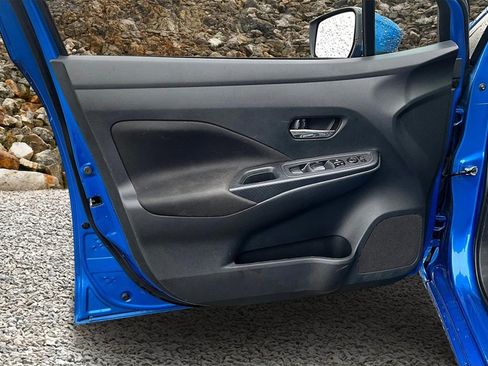 Used 2021 Nissan Versa SV image 19