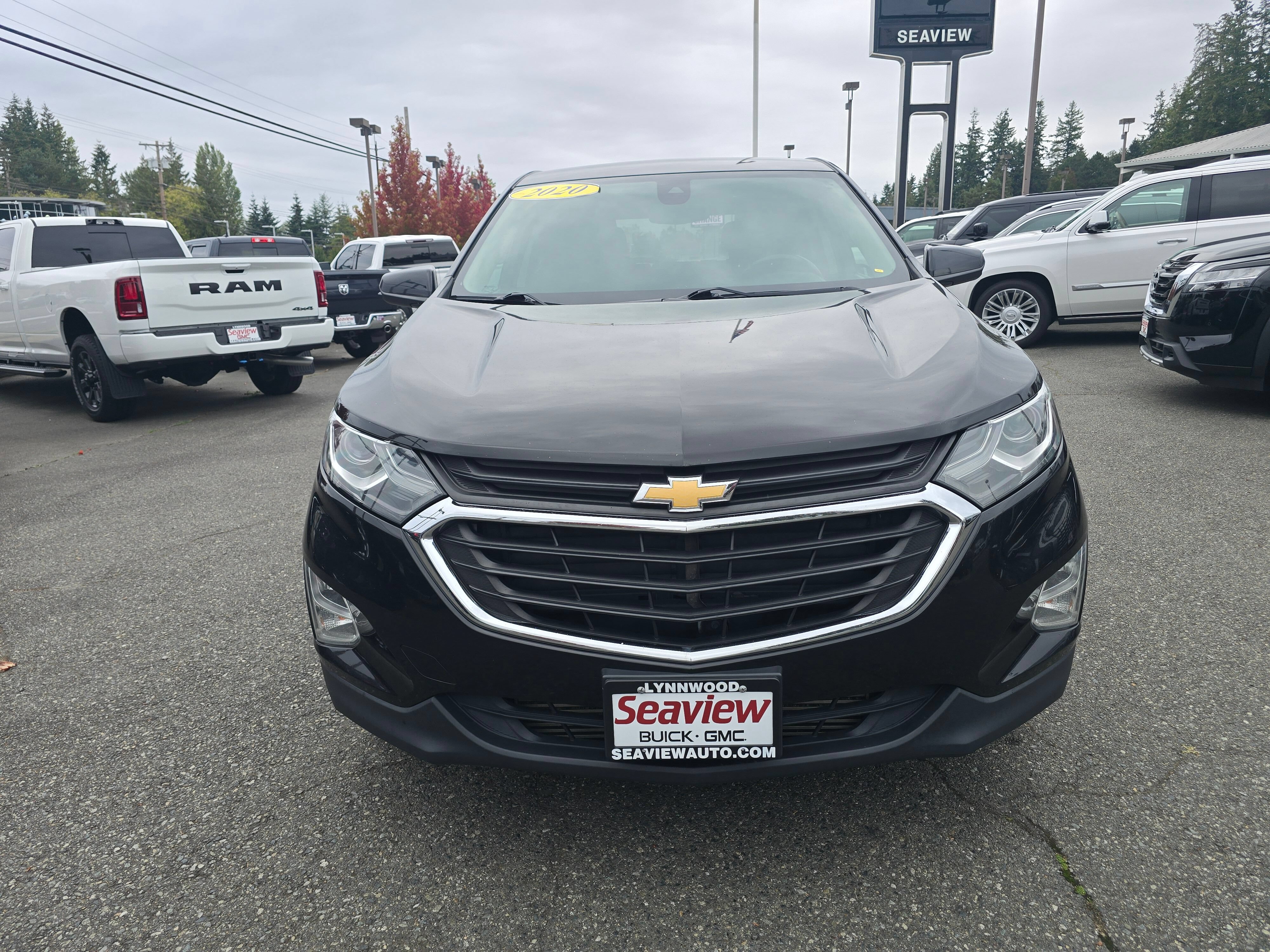 Used 2020 Chevrolet Equinox LT FWD image 2