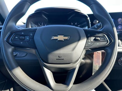 Used 2024 Chevrolet Trax LS image 21