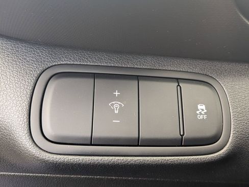Certified 2023 Hyundai Venue Limited FWD image 15