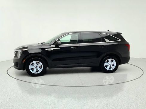 Certified 2025 Kia Sorento LX FWD image 2