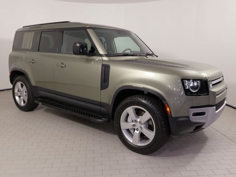 Used 2024 Land Rover Defender 110 S AWD/4WD image 7