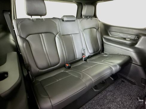New 2026 Jeep Grand Wagoneer 4WD image 28