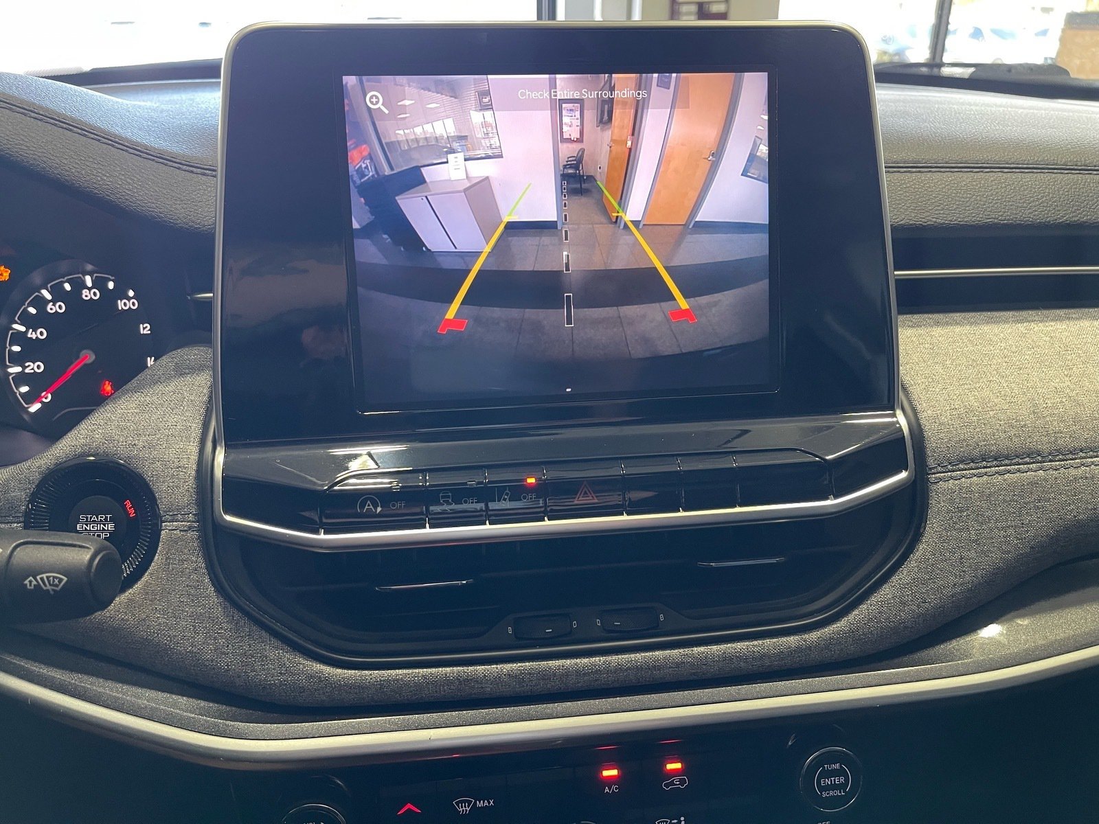 Used 2022 Jeep Compass Latitude FWD image 47