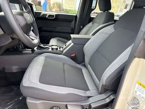 New 2025 Ford Bronco 4-Door image 7