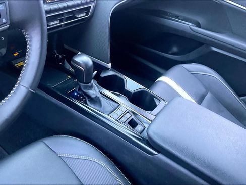 Used 2025 Toyota Camry SE w/ Convenience Package FWD image 17