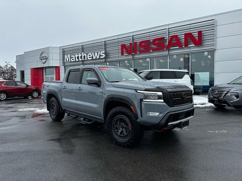 Used 2023 Nissan Frontier PRO-4X w/ Pro Convenience Package image 4