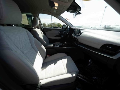Used 2023 Nissan Rogue SV AWD/4WD image 27