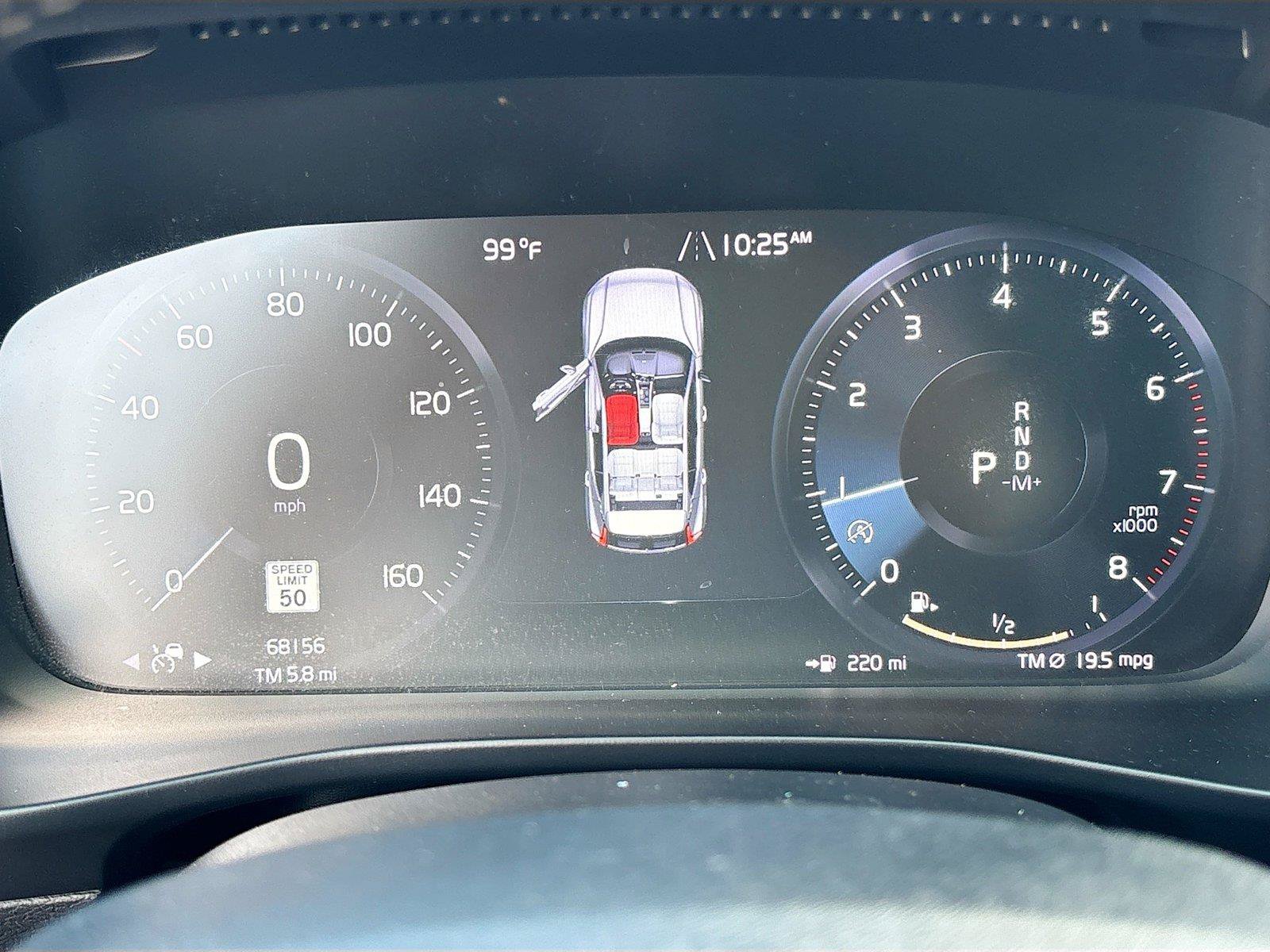 Used 2019 Volvo XC40 T4 R-Design FWD image 12