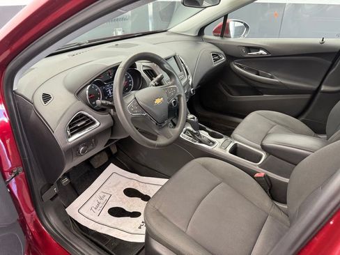 Used 2019 Chevrolet Cruze LT FWD image 55