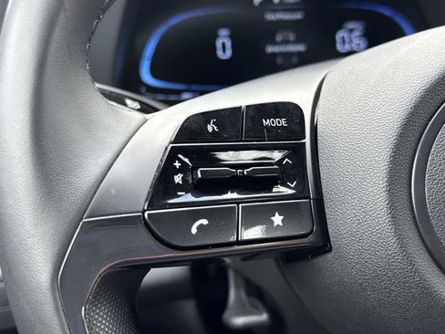 Certified 2025 Hyundai Elantra Sport image 10