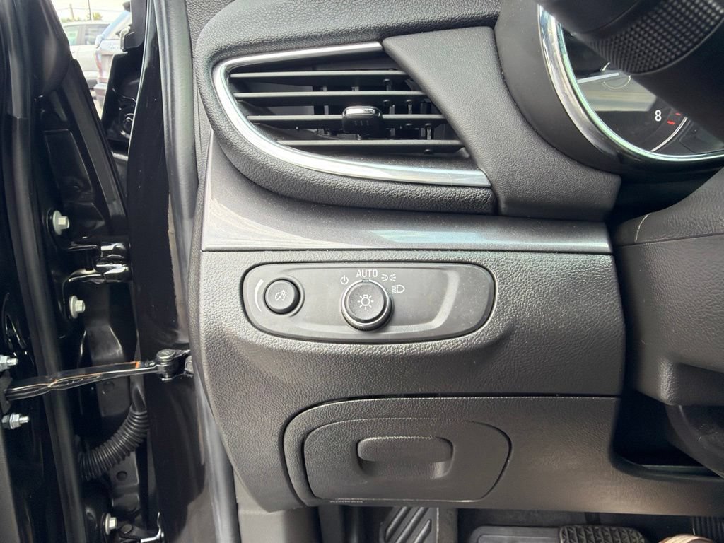 Used 2022 Buick Encore Preferred w/ Safety Package AWD/4WD image 31